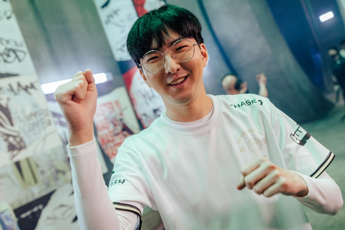 裁判仍然拥 裁判仍然拥